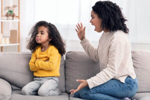 Những giải pháp để thay thế việc quát tháo con bạn
