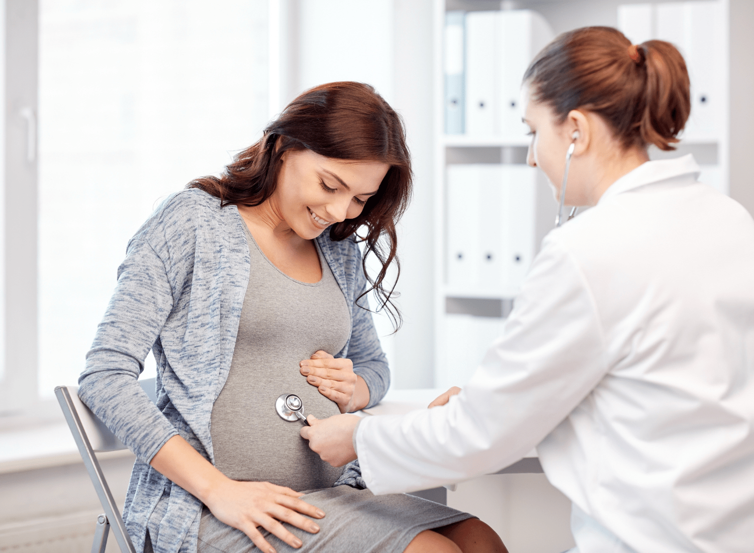 Thực hiện việc thăm khám thường xuyên trong thời gian thai kỳ